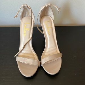 Lulus nude heels, size 7